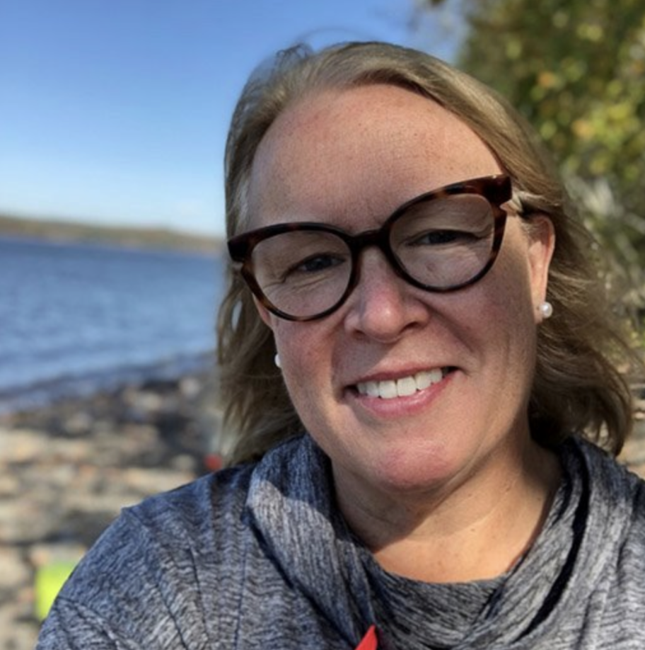 Head Shot of Karen Kresge