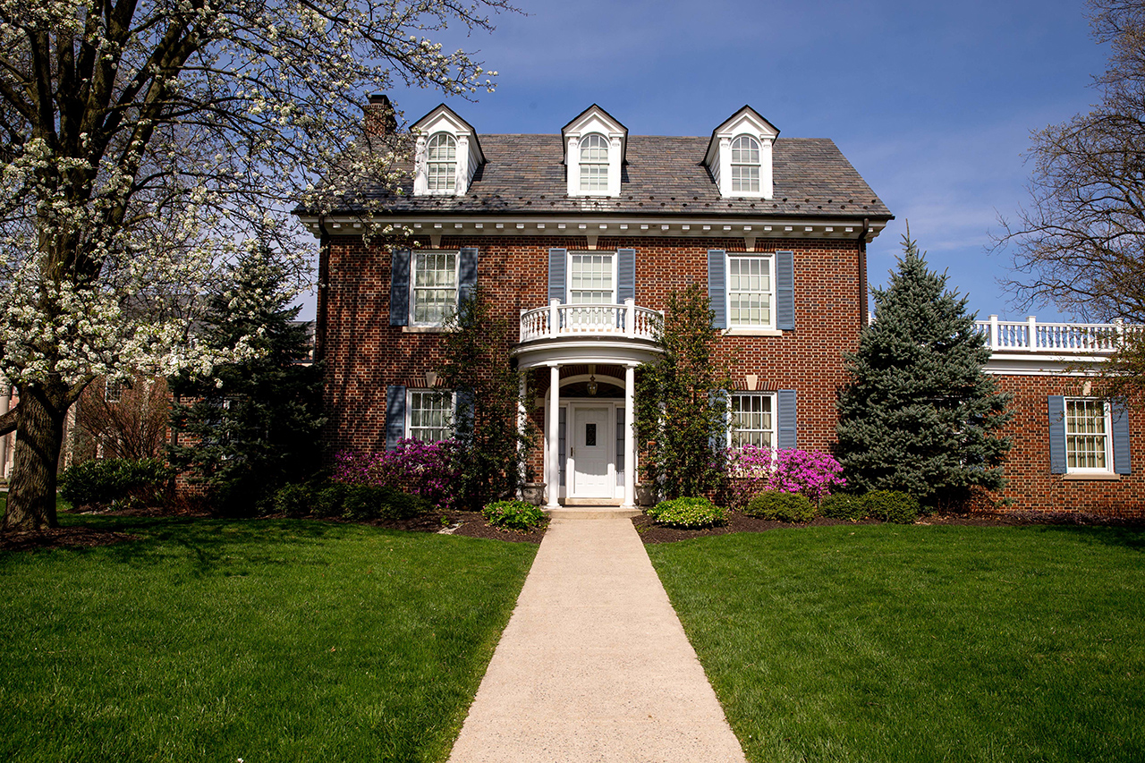 Front path leading to the entrance of the President's house 