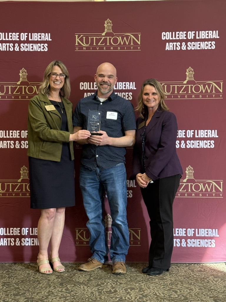 Outstanding Faculty Award Image of Dr. Khori Newlander 